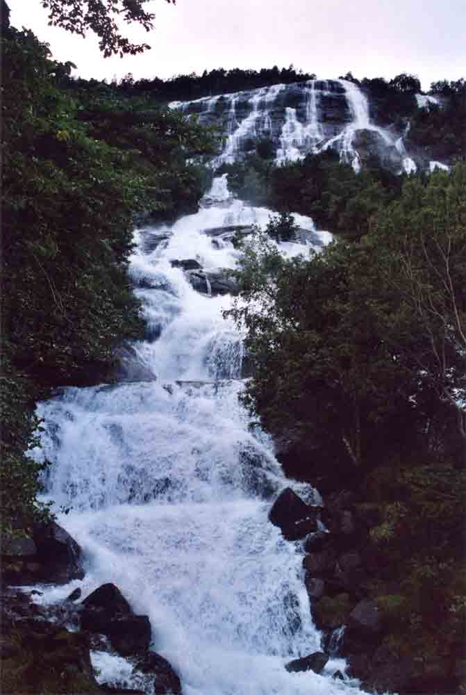 200 - Noruega - catarata - 2001